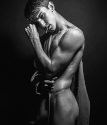 Hot Model Mark Young!!  60dfb8f90d110.jpg