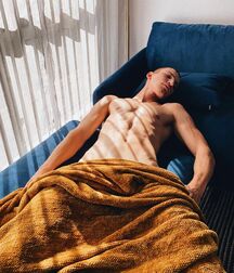 Hot Model Mark Young!!  60dfb8ffdb622.jpg