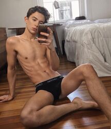 Hot Model Christopher!!  60dfdc5750432.jpg