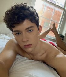 Hot Model Christopher!! 