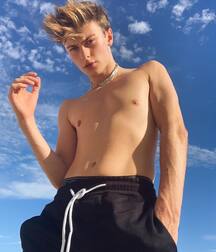 Hot Model Ben!!  60e0fc2e65ebc.jpg