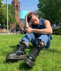 Hot Model Ben!!  60e0fc3f986ff.jpg