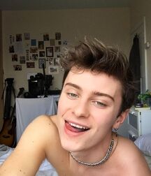 Hot Model Ben!!  60e0fc48dce0e.jpg