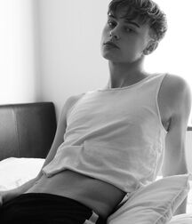 Hot Model Ben!!  60e0fc4e1ebfc.jpg