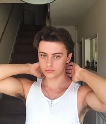 Hot Model Ben!!  60e0fc5731bb5.jpg