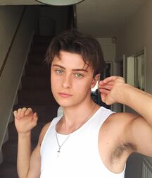 Hot Model Ben!!  60e0fc58cbfc1.jpg