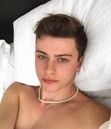 Hot Model Ben!!  60e0fc64bfbc9.jpg