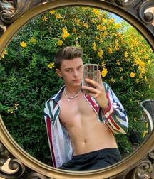 Hot Model Ben!!  60e0fc6707232.jpg