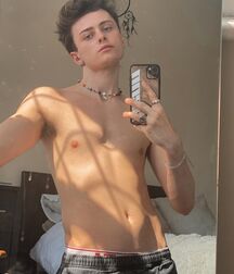 Hot Model Ben!!  60e0fc8a20e7e.jpg