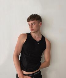Hot Model Ben!!  60e0fc9361b1b.jpg