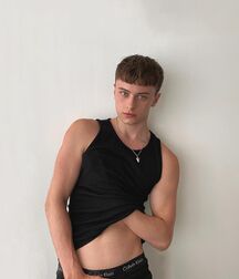 Hot Model Ben!!  60e0fc9511861.jpg