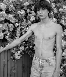 Hot Model Mazir!!  60e117b838256.jpg