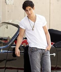 Bday Boy David Henrie!!  60eae6d977802.jpg