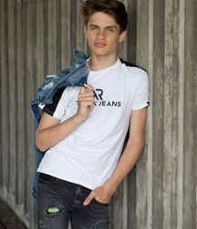 Hot Model Bram!!  60f038e088fd7.jpg