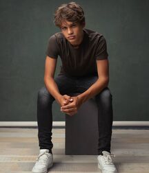Hot Model Bram!!  60f038eb5342c.jpg