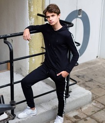 Hot Model Bram!!  60f038f42fb79.jpg