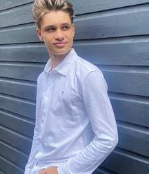 Hot Model Bram!!  60f038fea479f.jpg