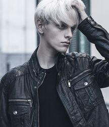 Out Model Vincenzo!!  60f43158ad92d.jpg