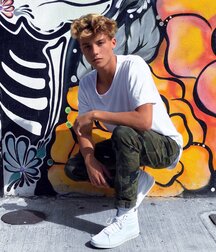 Hot Model Joshua!!  60f8a1df82f17.jpg