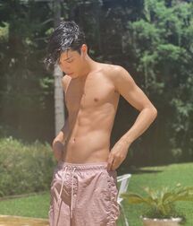 Random Hotness!!  60f8b7a63589d.jpg