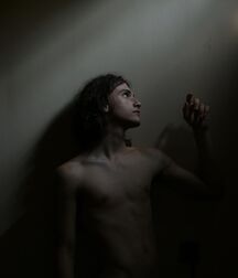 Hot Model Leonardo!!  60fad13095e20.jpg