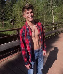 Hot Singer Alex!!  61054cf9636e3.jpg