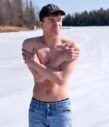 Hot Singer Alex!!  61054d10bfc24.jpg