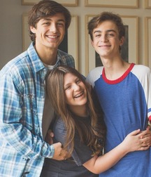 The Dailys... 6105d1b2035ff.jpg