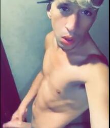 Hung Hottie Andrew!!  610736bb3e875.jpg