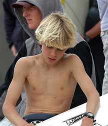 Random Hotness!! 610a775b56212.jpg