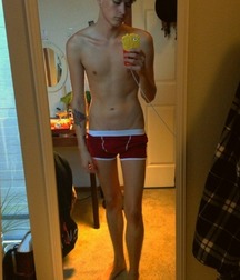 Random Hotness!! 610a776359611.jpg