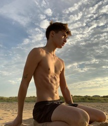 Random Hotness 3!! 610a782c272af.jpg