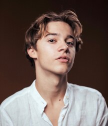 German Actor Frederic!!  611afb363b660.jpg