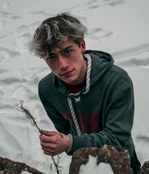 Bday Hottie Zach!!  6128c1e03f356.jpg