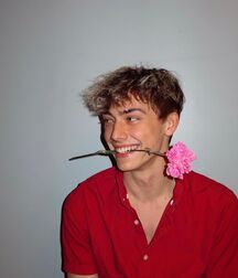 Bday Hottie Zach!!  6128c1e6afae1.jpg