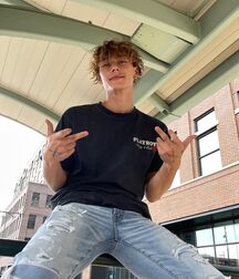 Bday Hottie Zach!!  6128c1f74bae4.jpg