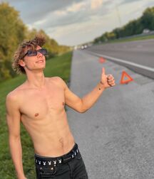 Bday Hottie Zach!!  6128c206e149b.jpg