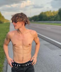 Bday Hottie Zach!!  6128c208c0c6d.jpg