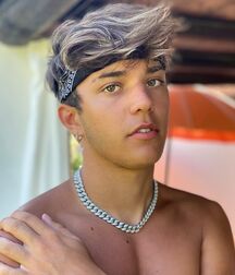 Italian Hottie Valerio!!  612e8994b43aa.jpg