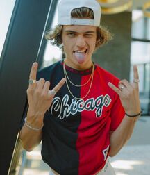 Bday Boy Sam!!  612ffabcc1c24.jpg