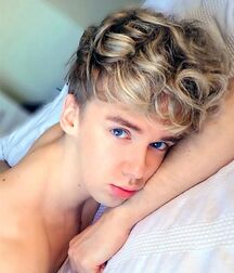 Random Hotness... 6133f14d72953.jpg
