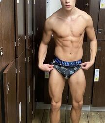 Random Hotness... 6133f155df506.jpg