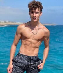 Random Hotness... 6133f15cbccce.jpg