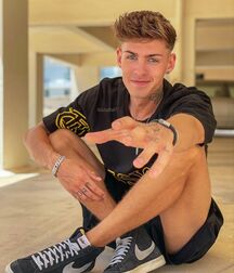 Hot Model Lucas!! 613582a5a86d8.jpg