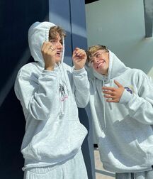 Bonus Boys... 6142ad551571b.jpg
