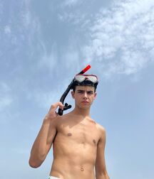 Bday Boy Kyle!! 61474a1f1c8e3.jpg