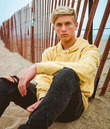 Bday Suspect Thomas!! 61632fc56d43b.jpg