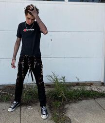 Dress up Kyle!! 616378a4bd062.jpg