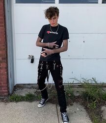 Dress up Kyle!! 616378a844703.jpg