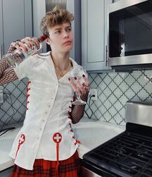 Dress up Kyle!! 616378ad24e5d.jpg